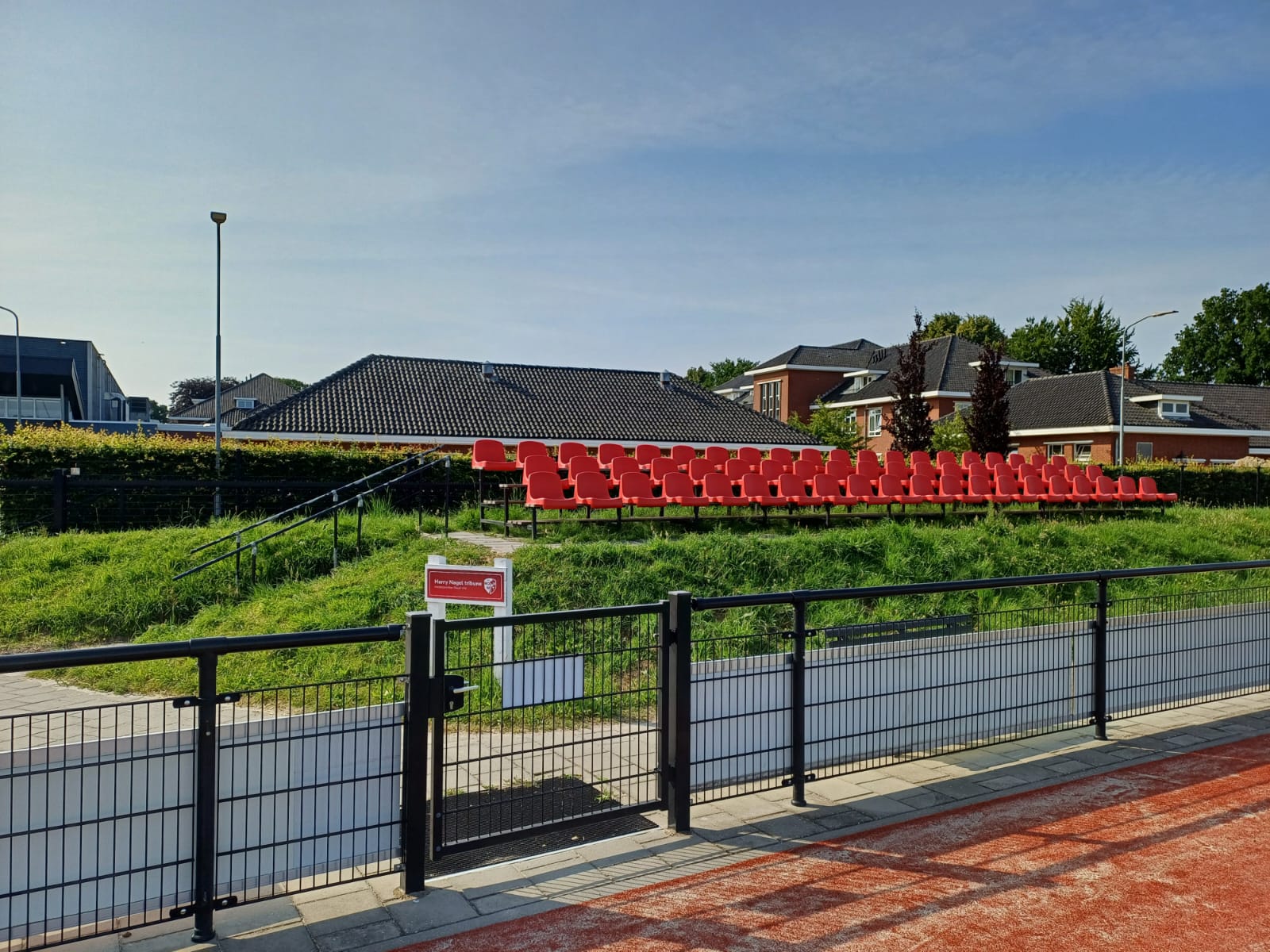 Plannen nieuwe hoofdtribune gaan vergunning traject in