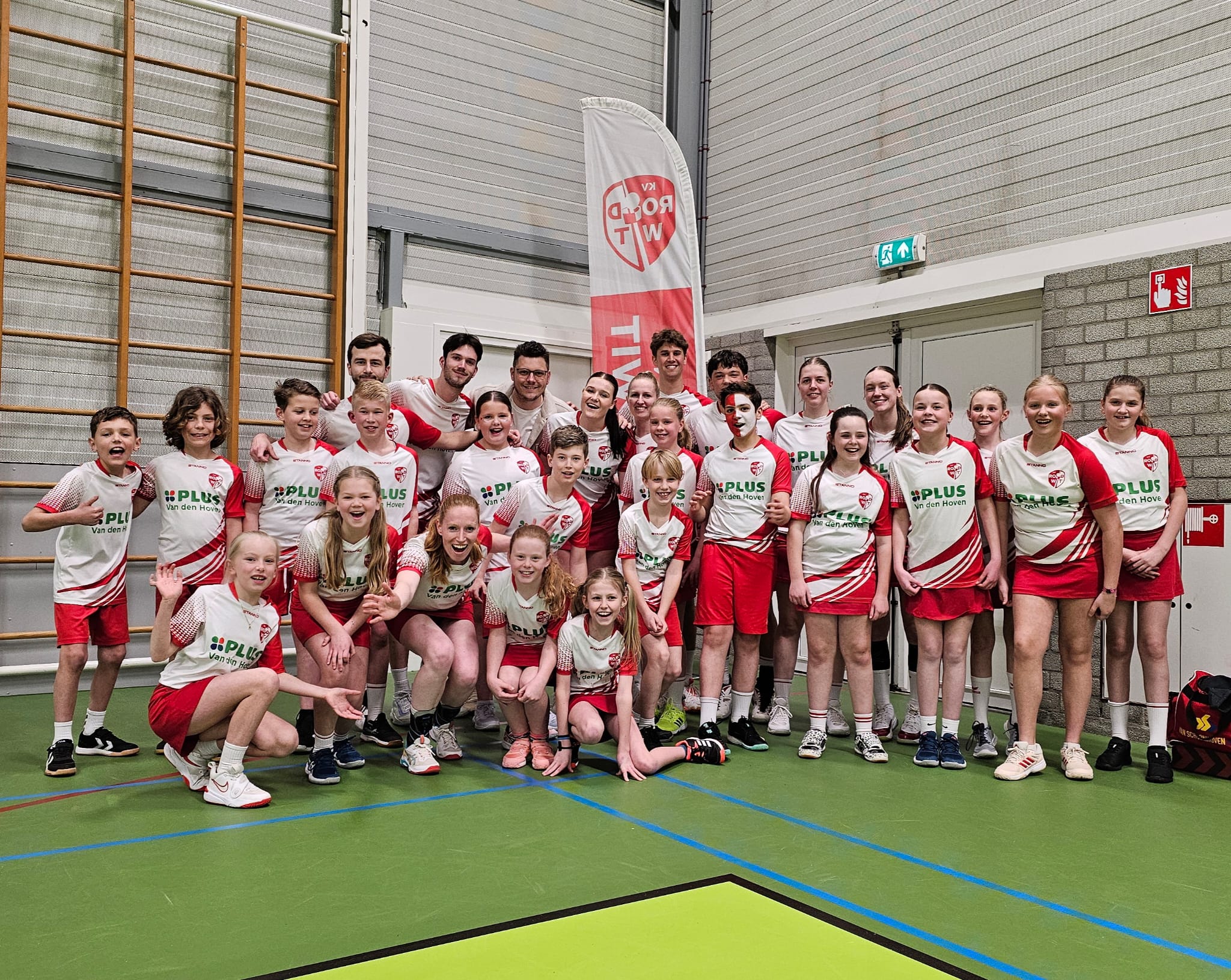 Rood-Wit knokt zich naar handhaving in duel met KV Elburg